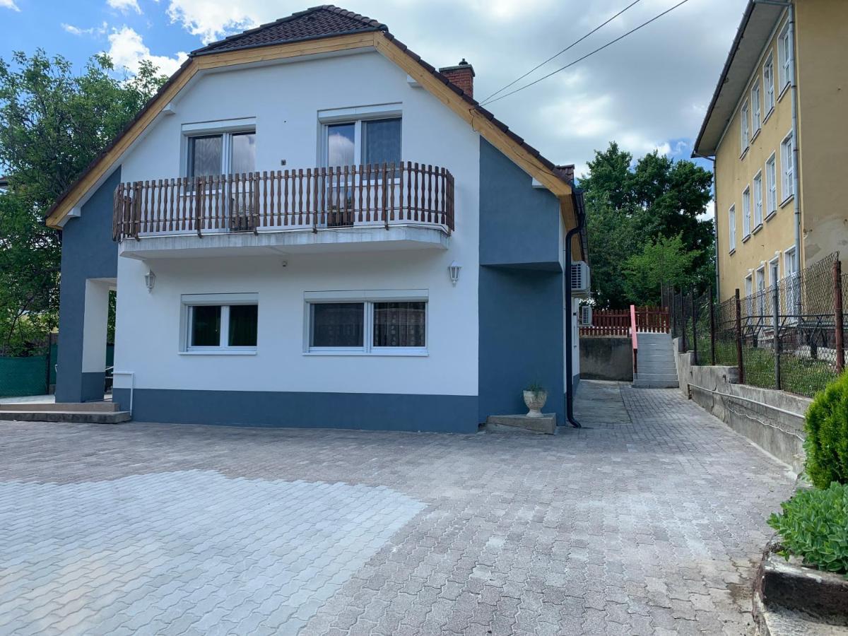 Borsi Apartman Balatonalmádi Eksteriør billede